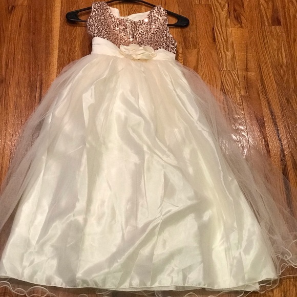 Dress - Picture 4 of 4